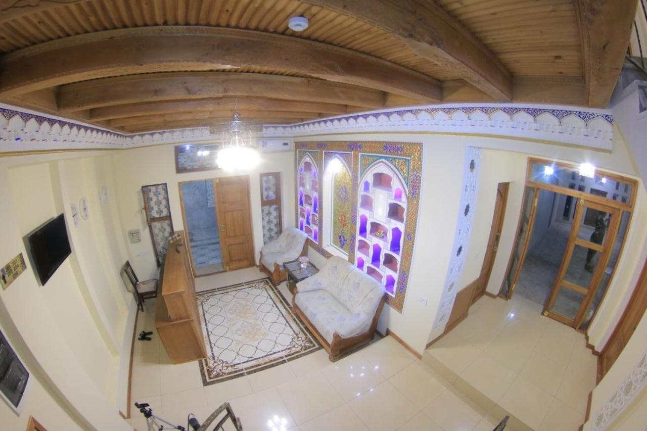 Old House Hotel Buchara Buitenkant foto